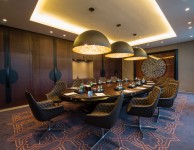 (English) Boardroom 7