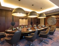 (English) Boardroom 8