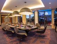 (English) Boardroom 11