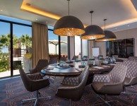 (English) Boardroom 13